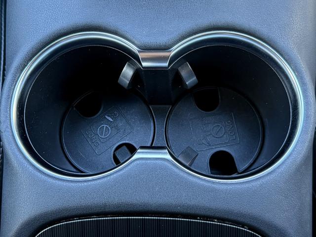 ハリアーハイブリッド Ｇ　禁煙車　純正８インチディスプレイ　衝突軽減ブレーキ　運転支援システム　デジタルインナーミラー　ＡＣ１００Ｖ電源　オートハイビーム　ホールドブレーキ　ロードサインアシスト　コーナーセンサー　ＥＴＣ（61枚目）