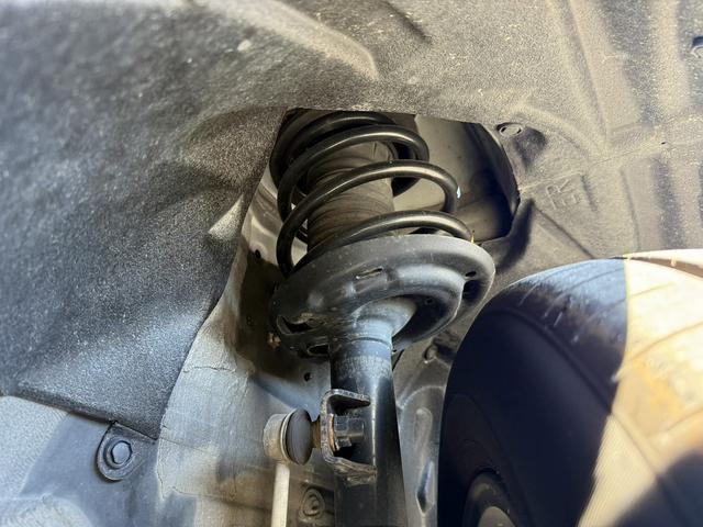 ハリアーハイブリッド Ｇ　禁煙車　純正８インチディスプレイ　衝突軽減ブレーキ　運転支援システム　デジタルインナーミラー　ＡＣ１００Ｖ電源　オートハイビーム　ホールドブレーキ　ロードサインアシスト　コーナーセンサー　ＥＴＣ（70枚目）