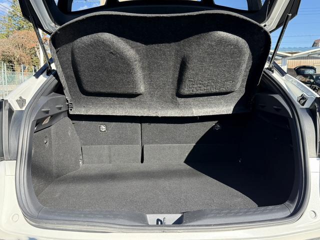 C-HR G 禁煙車 1オーナー 純正9インチナビ フルセグ プリクラッシュセーフティ バックカメラ ビルトインETC アダプティブクルーズコントロール シートヒーター ブラインドスポットモニター(17枚目)