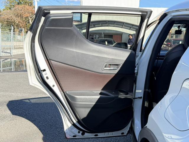 C-HR G 禁煙車 1オーナー 純正9インチナビ フルセグ プリクラッシュセーフティ バックカメラ ビルトインETC アダプティブクルーズコントロール シートヒーター ブラインドスポットモニター(42枚目)