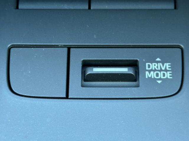 ハリアー Ｚ　禁煙車　純正ＪＢＬ１２．３インチナビ　３６０度カメラ　フルセグ　ワイヤレス充電　ブラウンレザー内装　運転支援　衝突軽減　ヘッドアップディスプレイ　ＢＳＭ　Ｐシート　パワーリアゲート　レーダークルーズ（62枚目）