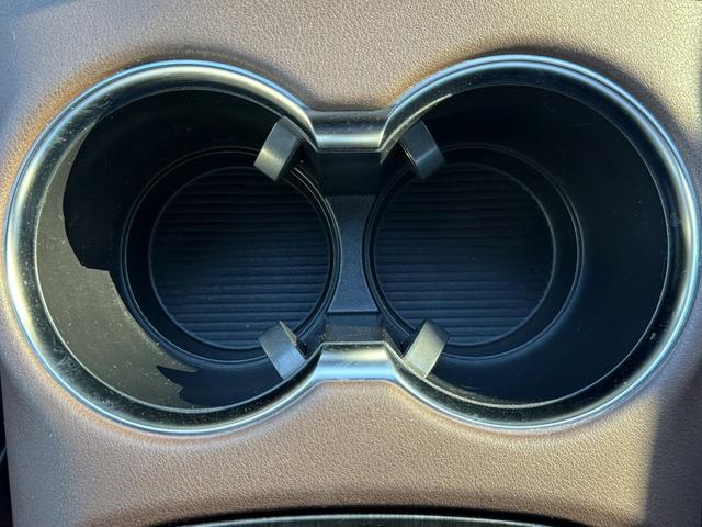 ハリアー Ｚ　禁煙車　純正ＪＢＬ１２．３インチナビ　３６０度カメラ　フルセグ　ワイヤレス充電　ブラウンレザー内装　運転支援　衝突軽減　ヘッドアップディスプレイ　ＢＳＭ　Ｐシート　パワーリアゲート　レーダークルーズ（65枚目）