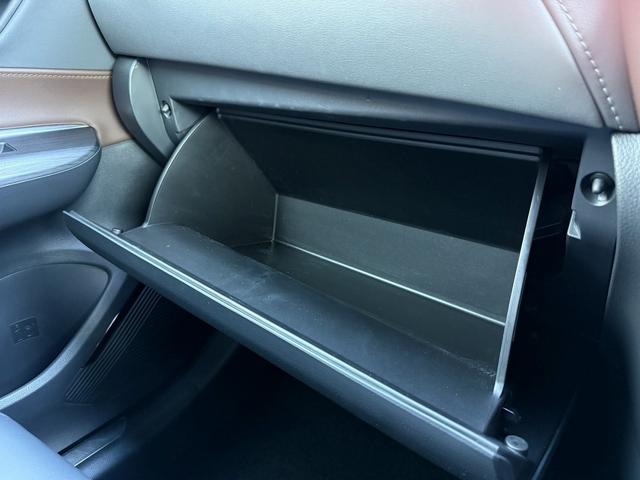 ハリアー Ｚ　禁煙車　純正ＪＢＬ１２．３インチナビ　３６０度カメラ　フルセグ　ワイヤレス充電　ブラウンレザー内装　運転支援　衝突軽減　ヘッドアップディスプレイ　ＢＳＭ　Ｐシート　パワーリアゲート　レーダークルーズ（68枚目）