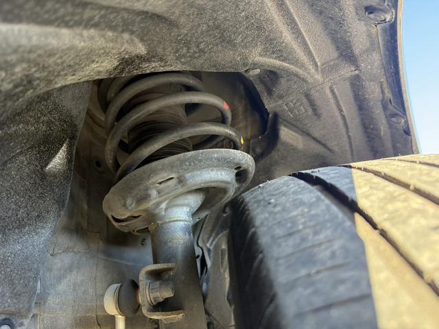 ハリアー Ｚ　禁煙車　純正ＪＢＬ１２．３インチナビ　３６０度カメラ　フルセグ　ワイヤレス充電　ブラウンレザー内装　運転支援　衝突軽減　ヘッドアップディスプレイ　ＢＳＭ　Ｐシート　パワーリアゲート　レーダークルーズ（74枚目）