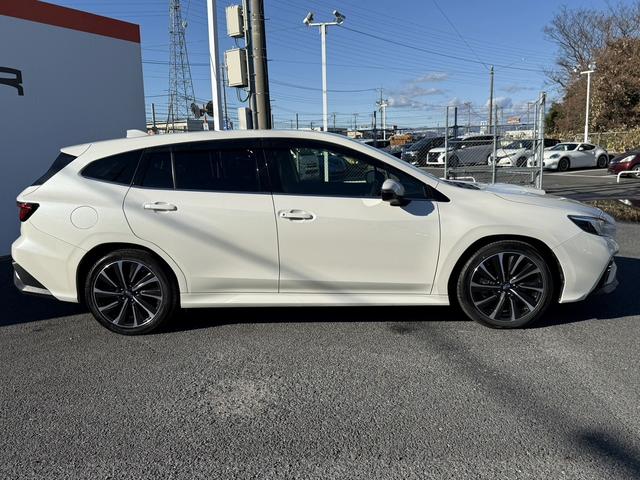 レヴォーグ ＳＴＩスポーツ　ＥＸ　純正１１．６インチナビ　フルセグ　フロントサイドバックカメラ　メモリー＆ヒーター付き電動付き赤黒革シート　パワーテールゲート　運転支援　衝突軽減　レーダークルーズ　ドライバーモニタリングシステム（9枚目）