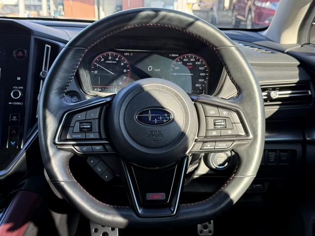 レヴォーグ ＳＴＩスポーツ　ＥＸ　純正１１．６インチナビ　フルセグ　フロントサイドバックカメラ　メモリー＆ヒーター付き電動付き赤黒革シート　パワーテールゲート　運転支援　衝突軽減　レーダークルーズ　ドライバーモニタリングシステム（19枚目）