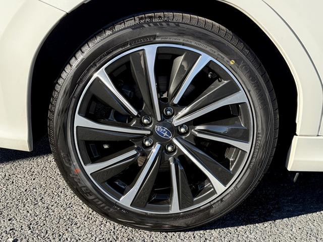 レヴォーグ ＳＴＩスポーツ　ＥＸ　純正１１．６インチナビ　フルセグ　フロントサイドバックカメラ　メモリー＆ヒーター付き電動付き赤黒革シート　パワーテールゲート　運転支援　衝突軽減　レーダークルーズ　ドライバーモニタリングシステム（31枚目）