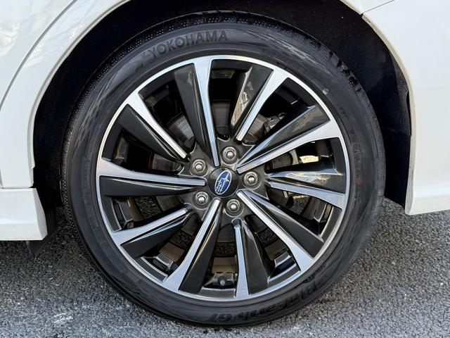 レヴォーグ ＳＴＩスポーツ　ＥＸ　純正１１．６インチナビ　フルセグ　フロントサイドバックカメラ　メモリー＆ヒーター付き電動付き赤黒革シート　パワーテールゲート　運転支援　衝突軽減　レーダークルーズ　ドライバーモニタリングシステム（32枚目）