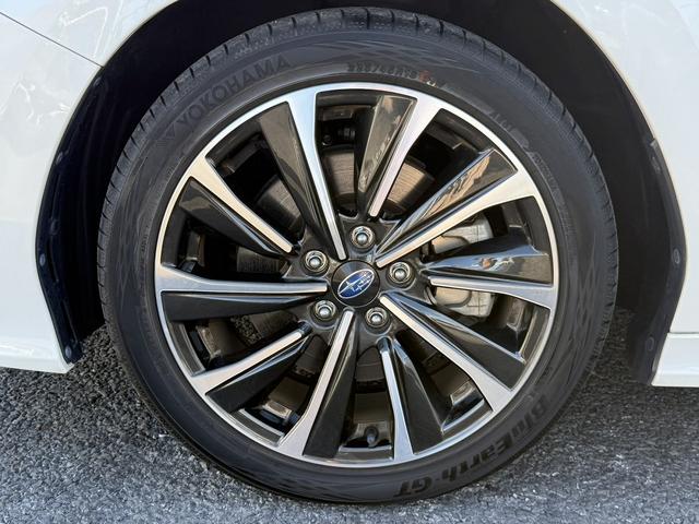 レヴォーグ ＳＴＩスポーツ　ＥＸ　純正１１．６インチナビ　フルセグ　フロントサイドバックカメラ　メモリー＆ヒーター付き電動付き赤黒革シート　パワーテールゲート　運転支援　衝突軽減　レーダークルーズ　ドライバーモニタリングシステム（33枚目）