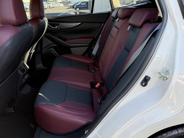 レヴォーグ ＳＴＩスポーツ　ＥＸ　純正１１．６インチナビ　フルセグ　フロントサイドバックカメラ　メモリー＆ヒーター付き電動付き赤黒革シート　パワーテールゲート　運転支援　衝突軽減　レーダークルーズ　ドライバーモニタリングシステム（47枚目）