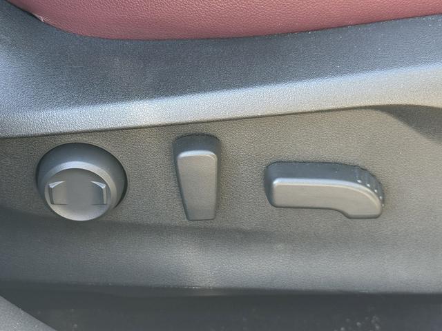 レヴォーグ ＳＴＩスポーツ　ＥＸ　純正１１．６インチナビ　フルセグ　フロントサイドバックカメラ　メモリー＆ヒーター付き電動付き赤黒革シート　パワーテールゲート　運転支援　衝突軽減　レーダークルーズ　ドライバーモニタリングシステム（71枚目）