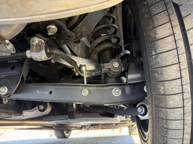 レヴォーグ ＳＴＩスポーツ　ＥＸ　純正１１．６インチナビ　フルセグ　フロントサイドバックカメラ　メモリー＆ヒーター付き電動付き赤黒革シート　パワーテールゲート　運転支援　衝突軽減　レーダークルーズ　ドライバーモニタリングシステム（75枚目）