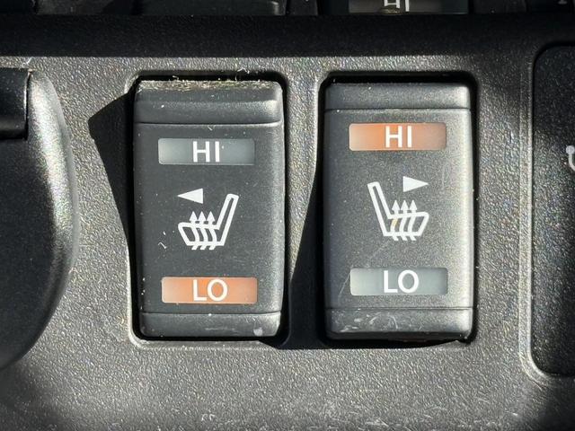 リーフ Ｘ　ワンオーナー　純正ナビ　フルセグ　３６０度カメラ　純正１７ＡＷ　ＬＥＤライト　ステアリング＆シートヒーター　パーキングアシスト　運転支援システム　衝突軽減ブレーキ　コーナーセンサー　ビルドインＥＴＣ（5枚目）