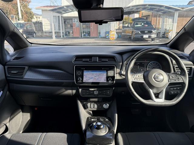 リーフ Ｘ　ワンオーナー　純正ナビ　フルセグ　３６０度カメラ　純正１７ＡＷ　ＬＥＤライト　ステアリング＆シートヒーター　パーキングアシスト　運転支援システム　衝突軽減ブレーキ　コーナーセンサー　ビルドインＥＴＣ（18枚目）