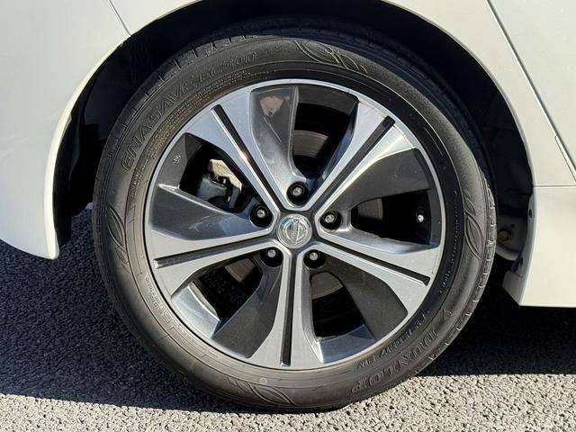 リーフ Ｘ　ワンオーナー　純正ナビ　フルセグ　３６０度カメラ　純正１７ＡＷ　ＬＥＤライト　ステアリング＆シートヒーター　パーキングアシスト　運転支援システム　衝突軽減ブレーキ　コーナーセンサー　ビルドインＥＴＣ（31枚目）