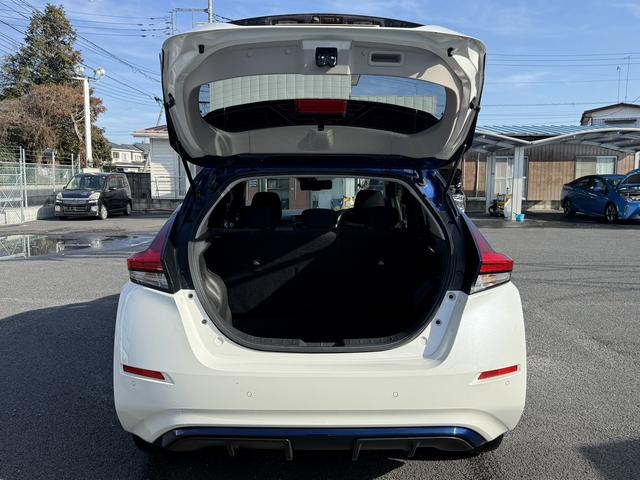 リーフ Ｘ　ワンオーナー　純正ナビ　フルセグ　３６０度カメラ　純正１７ＡＷ　ＬＥＤライト　ステアリング＆シートヒーター　パーキングアシスト　運転支援システム　衝突軽減ブレーキ　コーナーセンサー　ビルドインＥＴＣ（39枚目）