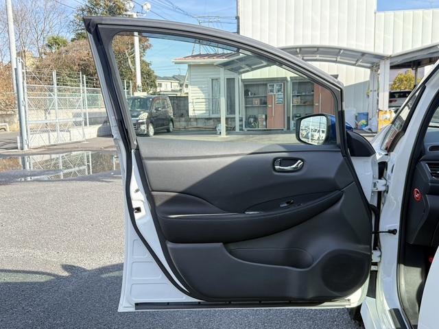 リーフ Ｘ　ワンオーナー　純正ナビ　フルセグ　３６０度カメラ　純正１７ＡＷ　ＬＥＤライト　ステアリング＆シートヒーター　パーキングアシスト　運転支援システム　衝突軽減ブレーキ　コーナーセンサー　ビルドインＥＴＣ（41枚目）