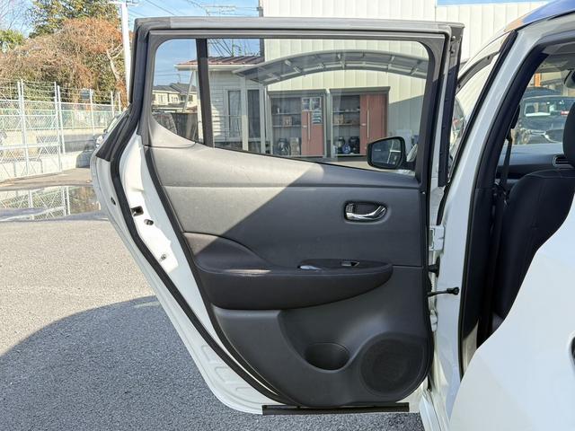 リーフ Ｘ　ワンオーナー　純正ナビ　フルセグ　３６０度カメラ　純正１７ＡＷ　ＬＥＤライト　ステアリング＆シートヒーター　パーキングアシスト　運転支援システム　衝突軽減ブレーキ　コーナーセンサー　ビルドインＥＴＣ（42枚目）