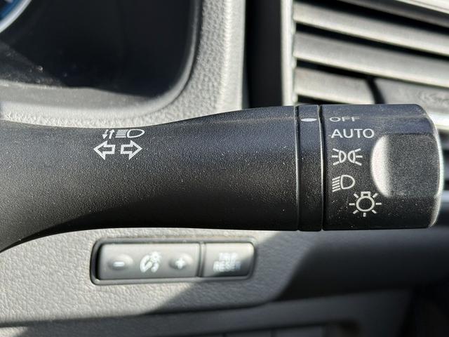 リーフ Ｘ　ワンオーナー　純正ナビ　フルセグ　３６０度カメラ　純正１７ＡＷ　ＬＥＤライト　ステアリング＆シートヒーター　パーキングアシスト　運転支援システム　衝突軽減ブレーキ　コーナーセンサー　ビルドインＥＴＣ（55枚目）