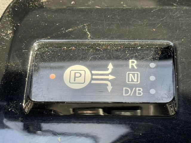 リーフ Ｘ　ワンオーナー　純正ナビ　フルセグ　３６０度カメラ　純正１７ＡＷ　ＬＥＤライト　ステアリング＆シートヒーター　パーキングアシスト　運転支援システム　衝突軽減ブレーキ　コーナーセンサー　ビルドインＥＴＣ（61枚目）