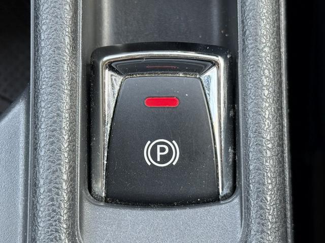 リーフ Ｘ　ワンオーナー　純正ナビ　フルセグ　３６０度カメラ　純正１７ＡＷ　ＬＥＤライト　ステアリング＆シートヒーター　パーキングアシスト　運転支援システム　衝突軽減ブレーキ　コーナーセンサー　ビルドインＥＴＣ（63枚目）