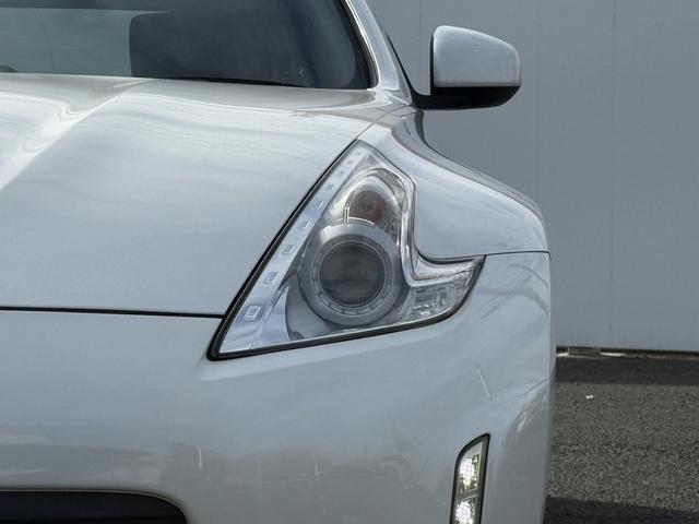 フェアレディＺ ベースグレード　禁煙車　６速ＭＴ　純正ナビ　フルセグ　バックカメラ　ＨＩＤオートライト　フォグライト　Ｂｌｕｅｔｏｏｔｈ接続　ミュージックサーバー　ＣＤ＆ＤＶＤ再生　ハンズフリー通話　横滑り防止　ステアリングスイッチ（12枚目）