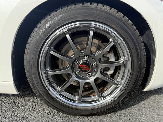 フェアレディＺ ベースグレード　禁煙車　６速ＭＴ　純正ナビ　フルセグ　バックカメラ　ＨＩＤオートライト　フォグライト　Ｂｌｕｅｔｏｏｔｈ接続　ミュージックサーバー　ＣＤ＆ＤＶＤ再生　ハンズフリー通話　横滑り防止　ステアリングスイッチ（14枚目）