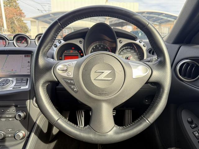 フェアレディＺ ベースグレード　禁煙車　６速ＭＴ　純正ナビ　フルセグ　バックカメラ　ＨＩＤオートライト　フォグライト　Ｂｌｕｅｔｏｏｔｈ接続　ミュージックサーバー　ＣＤ＆ＤＶＤ再生　ハンズフリー通話　横滑り防止　ステアリングスイッチ（19枚目）