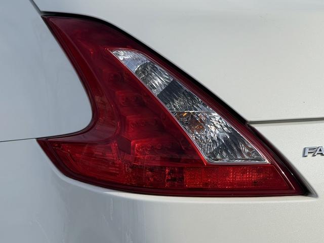 フェアレディＺ ベースグレード　禁煙車　６速ＭＴ　純正ナビ　フルセグ　バックカメラ　ＨＩＤオートライト　フォグライト　Ｂｌｕｅｔｏｏｔｈ接続　ミュージックサーバー　ＣＤ＆ＤＶＤ再生　ハンズフリー通話　横滑り防止　ステアリングスイッチ（28枚目）