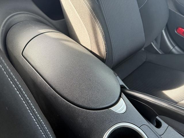 フェアレディＺ ベースグレード　禁煙車　６速ＭＴ　純正ナビ　フルセグ　バックカメラ　ＨＩＤオートライト　フォグライト　Ｂｌｕｅｔｏｏｔｈ接続　ミュージックサーバー　ＣＤ＆ＤＶＤ再生　ハンズフリー通話　横滑り防止　ステアリングスイッチ（54枚目）
