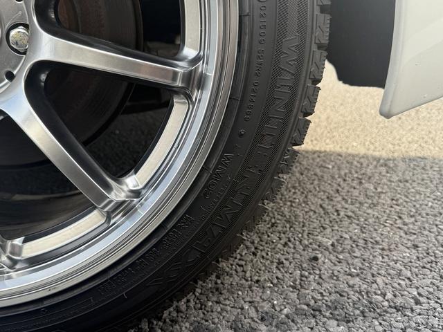 フェアレディＺ ベースグレード　禁煙車　６速ＭＴ　純正ナビ　フルセグ　バックカメラ　ＨＩＤオートライト　フォグライト　Ｂｌｕｅｔｏｏｔｈ接続　ミュージックサーバー　ＣＤ＆ＤＶＤ再生　ハンズフリー通話　横滑り防止　ステアリングスイッチ（66枚目）