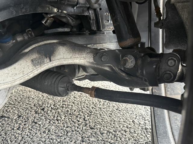 フェアレディＺ ベースグレード　禁煙車　６速ＭＴ　純正ナビ　フルセグ　バックカメラ　ＨＩＤオートライト　フォグライト　Ｂｌｕｅｔｏｏｔｈ接続　ミュージックサーバー　ＣＤ＆ＤＶＤ再生　ハンズフリー通話　横滑り防止　ステアリングスイッチ（69枚目）