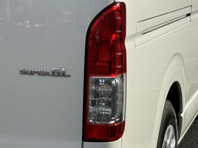ハイエースバン ロングスーパーＧＬ　禁煙車　ＬＥＤヘッドライト　オプション助手席エアバック　ＡＣ１００Ｖ電源　社外ナビ　バックカメラ　両側スライドドア　オートエアコン　ビルドインＥＴＣ２．０　ＵＳＢ端子　ハンズフリー通話　電格ミラー（13枚目）