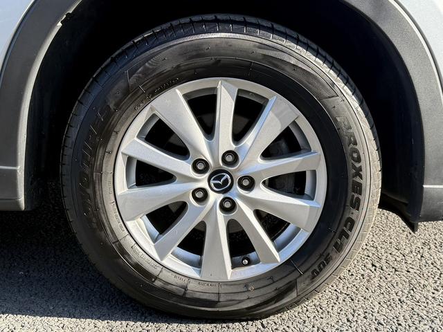 ＣＸ－５ ＸＤ　プロアクティブ　後期型　禁煙車　フルセグ　サイド・バックカメラ　４ＷＤ　アダプティブクルーズコントロール　衝突軽減ブレーキ　クリアランスソナー　ＥＴＣ　ＬＥＤヘッドライト　Ｂｌｕｅｔｏｏｔｈ　ＤＶＤ再生　純正１７ＡＷ（14枚目）
