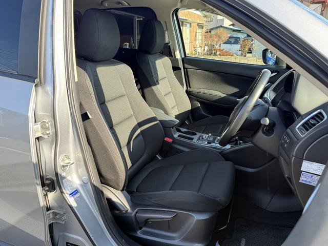 ＣＸ－５ ＸＤ　プロアクティブ　後期型　禁煙車　フルセグ　サイド・バックカメラ　４ＷＤ　アダプティブクルーズコントロール　衝突軽減ブレーキ　クリアランスソナー　ＥＴＣ　ＬＥＤヘッドライト　Ｂｌｕｅｔｏｏｔｈ　ＤＶＤ再生　純正１７ＡＷ（15枚目）