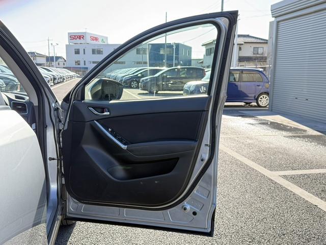 ＣＸ－５ ＸＤ　プロアクティブ　後期型　禁煙車　フルセグ　サイド・バックカメラ　４ＷＤ　アダプティブクルーズコントロール　衝突軽減ブレーキ　クリアランスソナー　ＥＴＣ　ＬＥＤヘッドライト　Ｂｌｕｅｔｏｏｔｈ　ＤＶＤ再生　純正１７ＡＷ（37枚目）