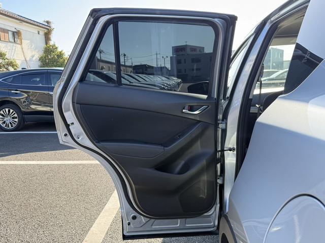 ＣＸ－５ ＸＤ　プロアクティブ　後期型　禁煙車　フルセグ　サイド・バックカメラ　４ＷＤ　アダプティブクルーズコントロール　衝突軽減ブレーキ　クリアランスソナー　ＥＴＣ　ＬＥＤヘッドライト　Ｂｌｕｅｔｏｏｔｈ　ＤＶＤ再生　純正１７ＡＷ（42枚目）