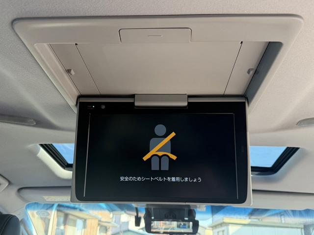 アルファードハイブリッド ＳＲ　禁煙車　後期型　ツインサンルーフ　純正１０型ナビ　フリップダウンモニター　フルモデリスタ　シートエアコン　衝突軽減　運転支援　デジタルインナーミラー　ブラインドスポット　両側電動スライド　３眼ＬＥＤ（5枚目）