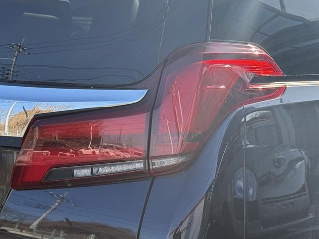 アルファードハイブリッド ＳＲ　禁煙車　後期型　ツインサンルーフ　純正１０型ナビ　フリップダウンモニター　フルモデリスタ　シートエアコン　衝突軽減　運転支援　デジタルインナーミラー　ブラインドスポット　両側電動スライド　３眼ＬＥＤ（20枚目）