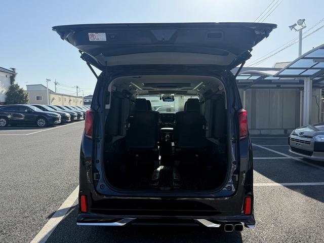アルファードハイブリッド ＳＲ　禁煙車　後期型　ツインサンルーフ　純正１０型ナビ　フリップダウンモニター　フルモデリスタ　シートエアコン　衝突軽減　運転支援　デジタルインナーミラー　ブラインドスポット　両側電動スライド　３眼ＬＥＤ（28枚目）