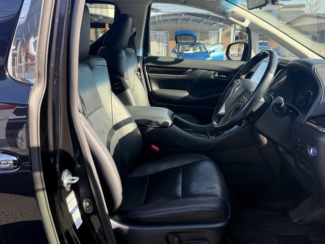 アルファードハイブリッド ＳＲ　禁煙車　後期型　ツインサンルーフ　純正１０型ナビ　フリップダウンモニター　フルモデリスタ　シートエアコン　衝突軽減　運転支援　デジタルインナーミラー　ブラインドスポット　両側電動スライド　３眼ＬＥＤ（35枚目）