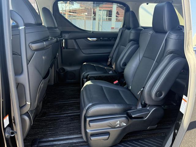 アルファードハイブリッド ＳＲ　禁煙車　後期型　ツインサンルーフ　純正１０型ナビ　フリップダウンモニター　フルモデリスタ　シートエアコン　衝突軽減　運転支援　デジタルインナーミラー　ブラインドスポット　両側電動スライド　３眼ＬＥＤ（41枚目）