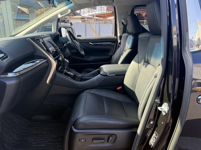 アルファードハイブリッド ＳＲ　禁煙車　後期型　ツインサンルーフ　純正１０型ナビ　フリップダウンモニター　フルモデリスタ　シートエアコン　衝突軽減　運転支援　デジタルインナーミラー　ブラインドスポット　両側電動スライド　３眼ＬＥＤ（43枚目）