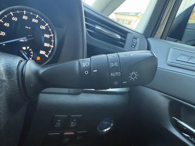 アルファードハイブリッド ＳＲ　禁煙車　後期型　ツインサンルーフ　純正１０型ナビ　フリップダウンモニター　フルモデリスタ　シートエアコン　衝突軽減　運転支援　デジタルインナーミラー　ブラインドスポット　両側電動スライド　３眼ＬＥＤ（48枚目）