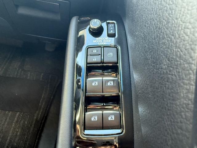 アルファードハイブリッド ＳＲ　禁煙車　後期型　ツインサンルーフ　純正１０型ナビ　フリップダウンモニター　フルモデリスタ　シートエアコン　衝突軽減　運転支援　デジタルインナーミラー　ブラインドスポット　両側電動スライド　３眼ＬＥＤ（56枚目）
