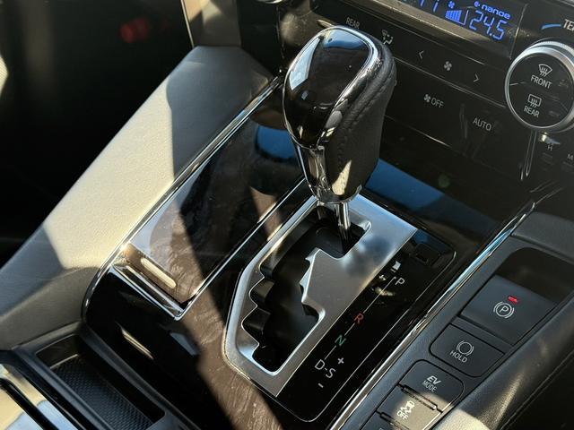 アルファードハイブリッド ＳＲ　禁煙車　後期型　ツインサンルーフ　純正１０型ナビ　フリップダウンモニター　フルモデリスタ　シートエアコン　衝突軽減　運転支援　デジタルインナーミラー　ブラインドスポット　両側電動スライド　３眼ＬＥＤ（61枚目）