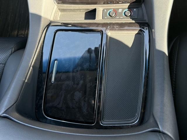 アルファードハイブリッド ＳＲ　禁煙車　後期型　ツインサンルーフ　純正１０型ナビ　フリップダウンモニター　フルモデリスタ　シートエアコン　衝突軽減　運転支援　デジタルインナーミラー　ブラインドスポット　両側電動スライド　３眼ＬＥＤ（64枚目）