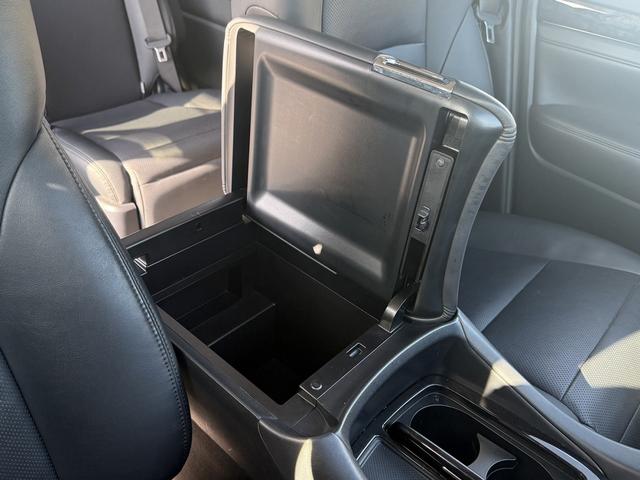 アルファードハイブリッド ＳＲ　禁煙車　後期型　ツインサンルーフ　純正１０型ナビ　フリップダウンモニター　フルモデリスタ　シートエアコン　衝突軽減　運転支援　デジタルインナーミラー　ブラインドスポット　両側電動スライド　３眼ＬＥＤ（67枚目）