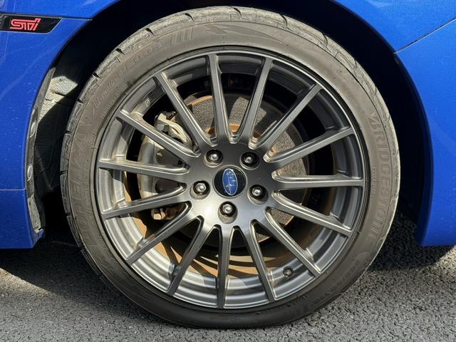 ＷＲＸ Ｓ４ ＳＴＩスポーツアイサイト　禁煙車　純正８インチナビ　フルセグ　フロント・サイド・バックカメラ　衝突軽減ブレーキ　ＲＥＣＡＲＯハーフレザーシート　シートヒーター　パワーシート　ブラインドスポットモニター　ＥＴＣ　ＬＥＤヘッド（14枚目）