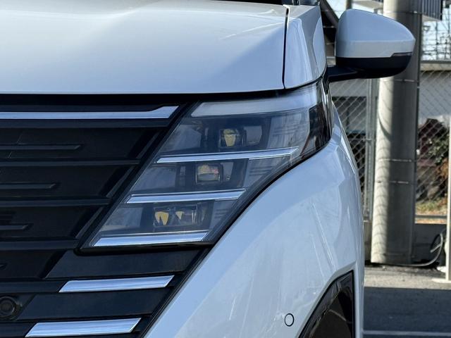 セレナ ｅ－パワー　ハイウェイスターＶ　禁煙車　プロパイロット　ハンズフリー両側電動スライドドア　インテリジェントエマージェンシーブレーキ　純正１６インチアルミホイール　ナビ　バックカメラ　ＥＴＣ　ＵＳＢ電源ソケット　ＬＥＤヘッドライト（12枚目）